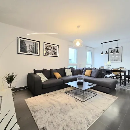 Le Convivial דירה *